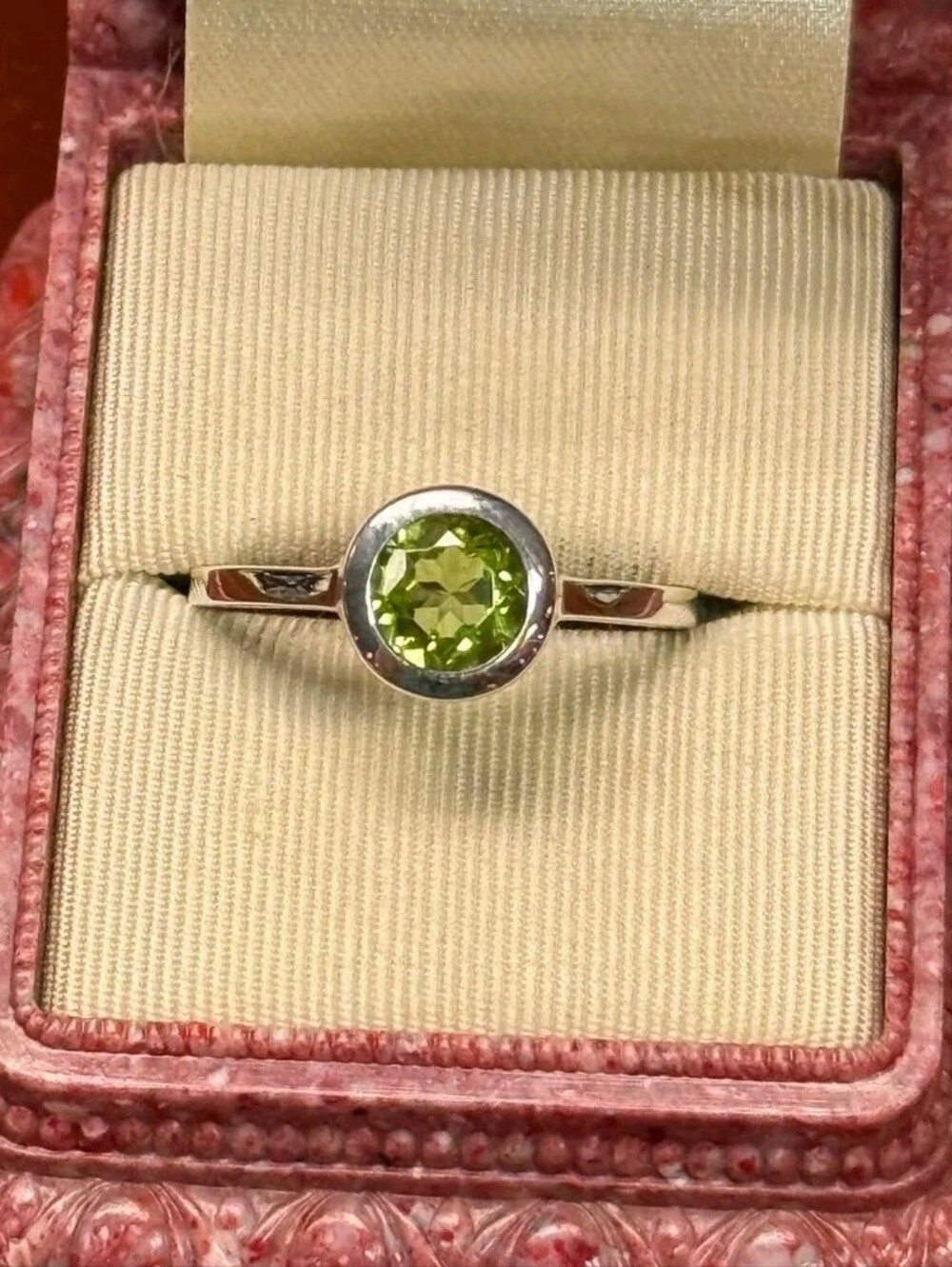 Sterling Silver Peridot Ring SZ 6